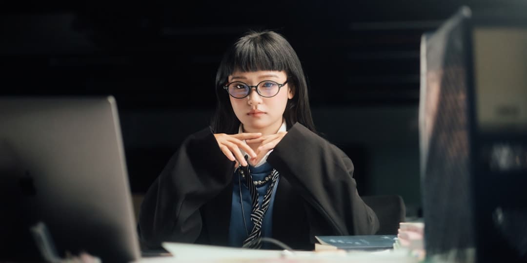 《星期三》第二季发布宣传照 哥特宗族全家福